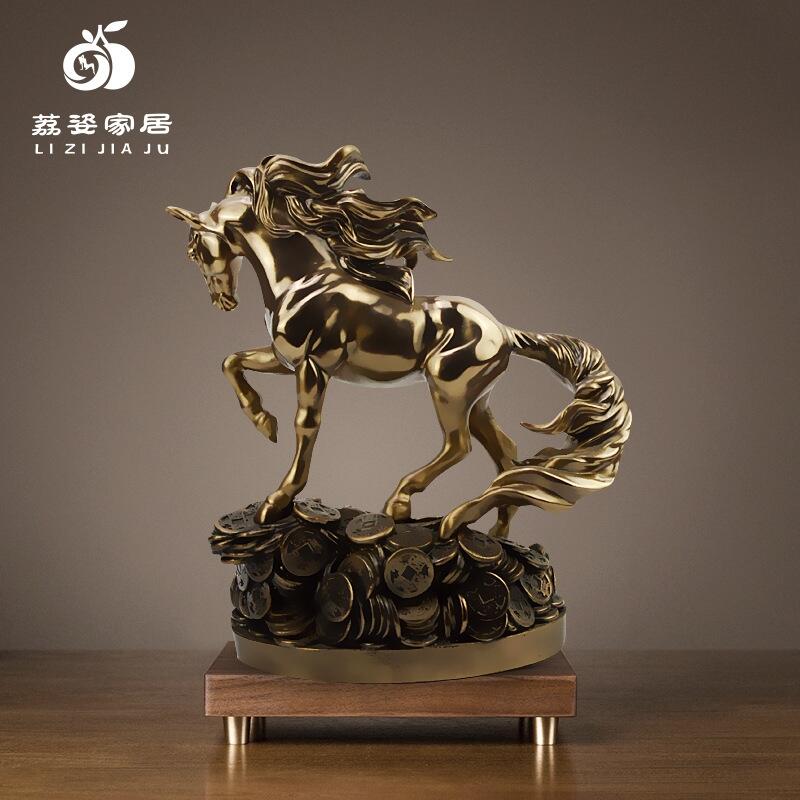 創(chuàng)新鑄銅樹脂工藝 辦公室發(fā)財馬擺件的藝術(shù)與寓意