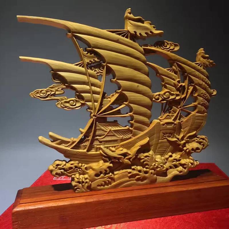 崖柏?cái)[件‘一帆風(fēng)順’ 不僅是工藝品，更是時(shí)光的禮贊
